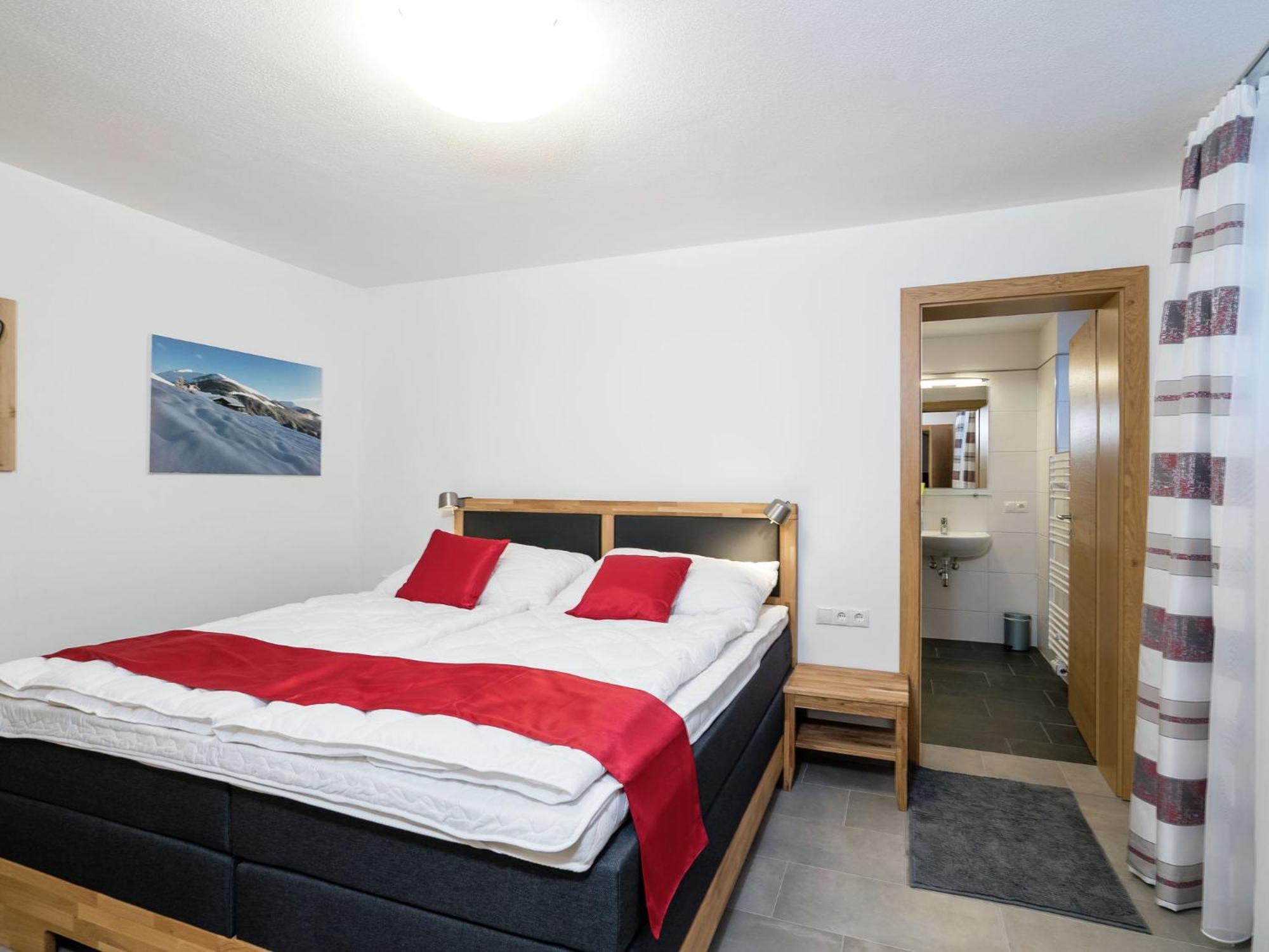 Modern Holiday Home In Leogang With Private Sauna Екстер'єр фото